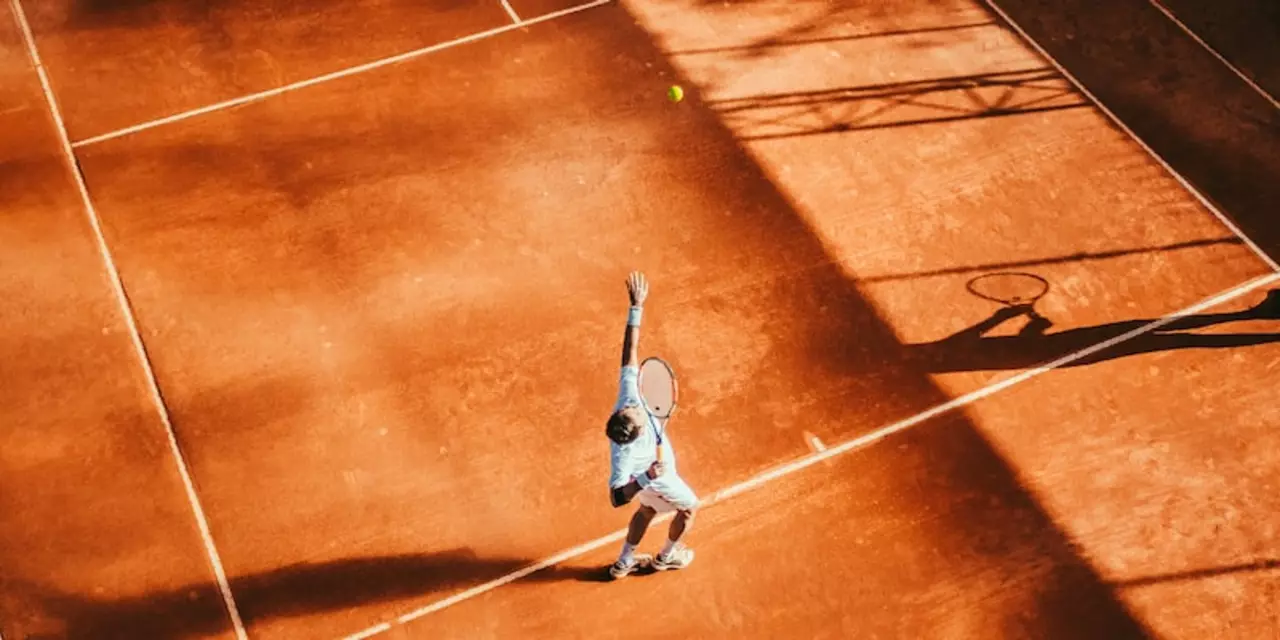 How do challenges work in tennis?