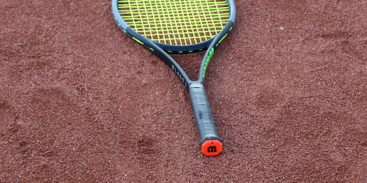 What is the best selling tennis racquet of all time?